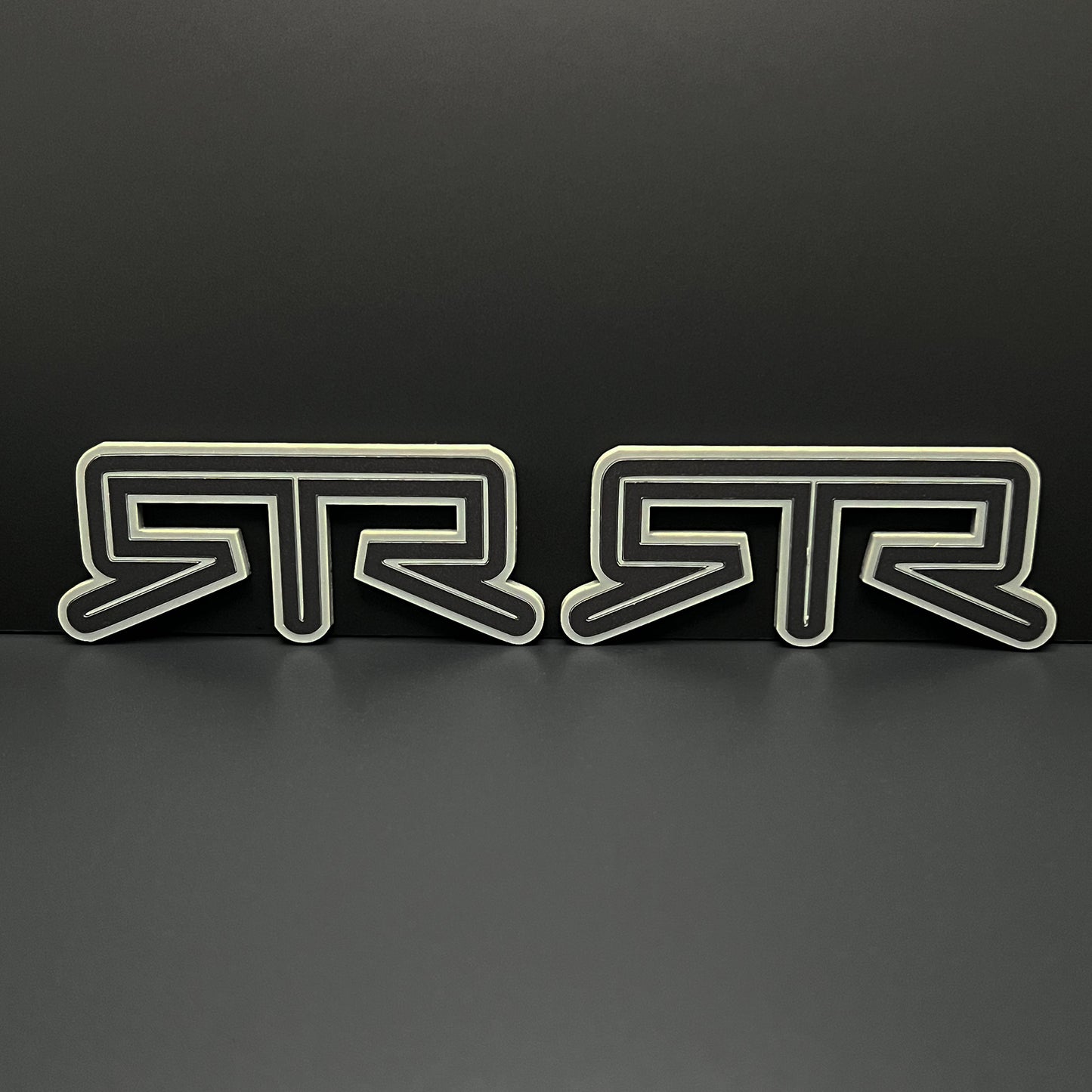 Pair (2) RTR Fender emblems fits 15-25 Ford Mustang Badge
